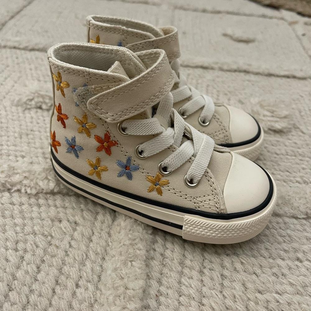CONVERSE CHUCK TAYLOR ALL STAR HIGH TOP FLORAL